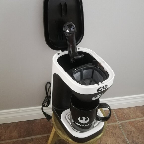 Disney Starwars Chewbacca 12 oz Single Serve Coffee Maker - Picture 3 of 6